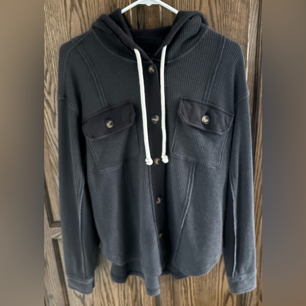Women’s American Eagle Charcoal Hooded Waffle-Knit Button Shacket. Sz S